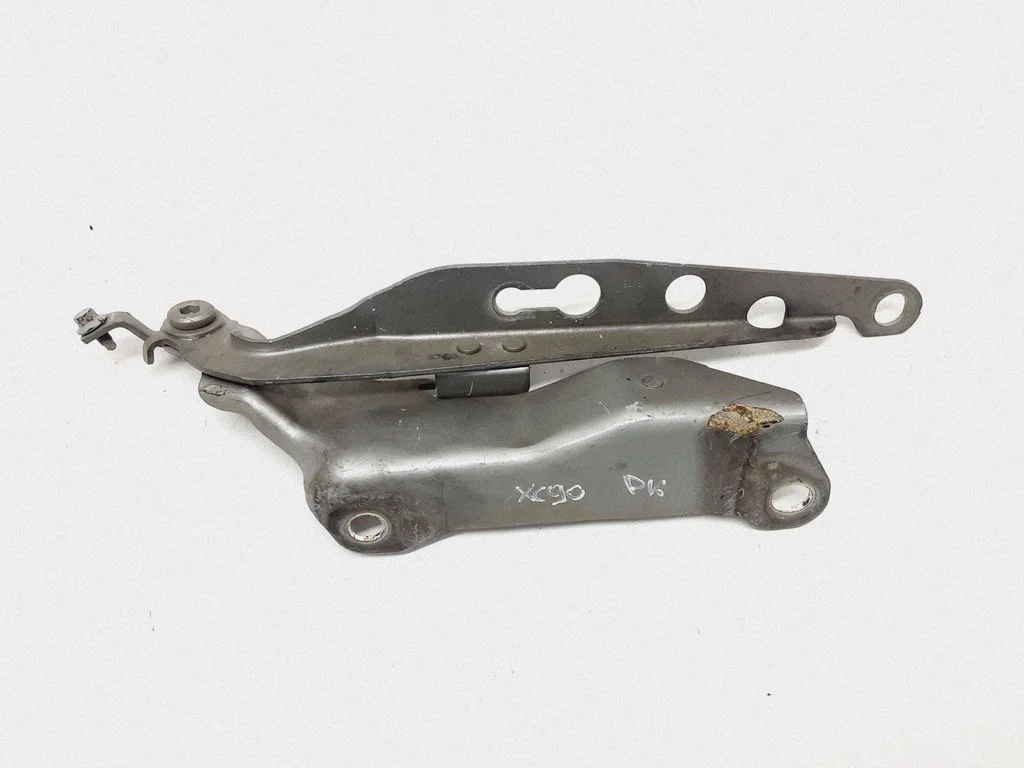 Mootorikapoti hinged