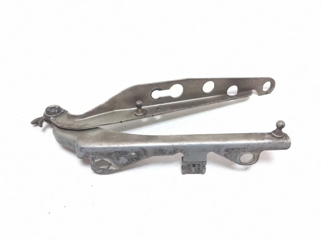 Engine bonnet/hood hinges – Volvo S60 (2005-2010)
