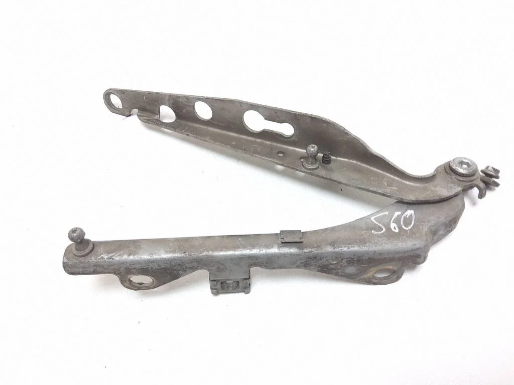 Engine bonnet/hood hinges – Volvo S60 (2005-2010)