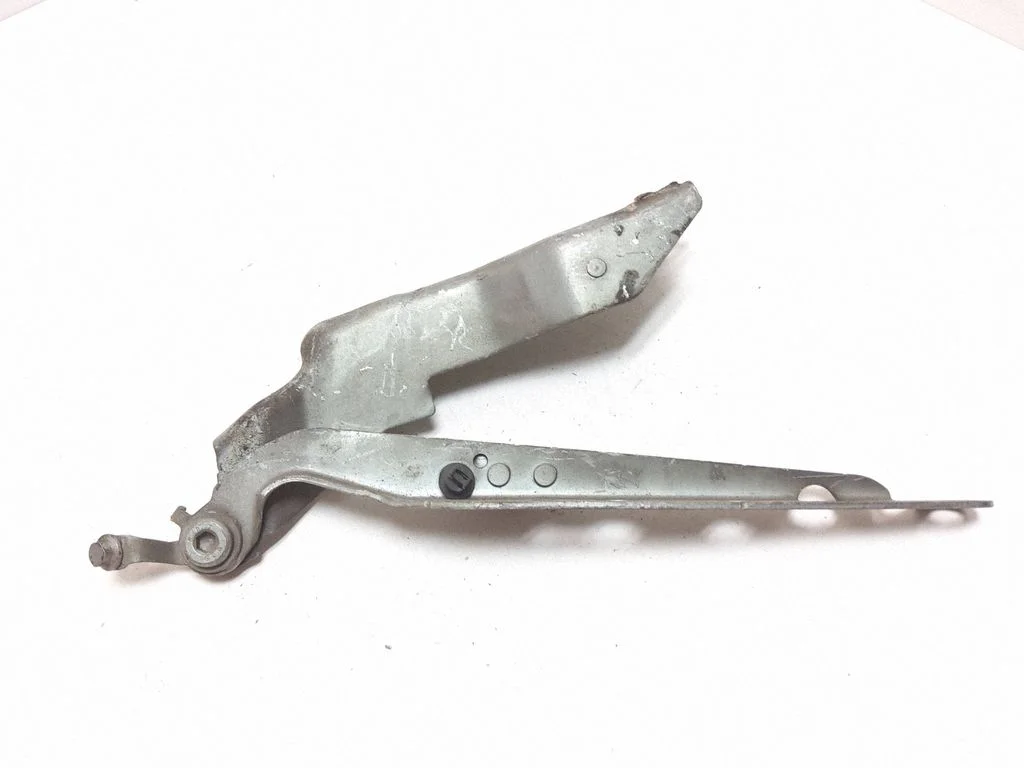 Mootorikapoti hinged – eesmine parem