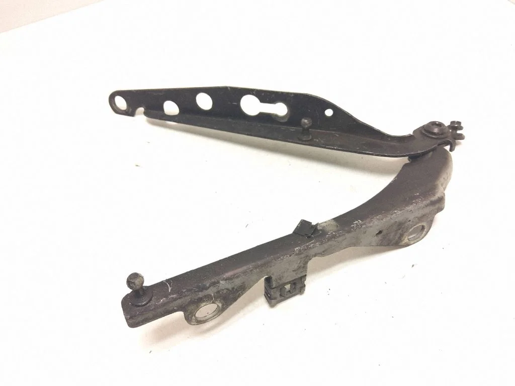 Engine bonnet/hood hinges – front right