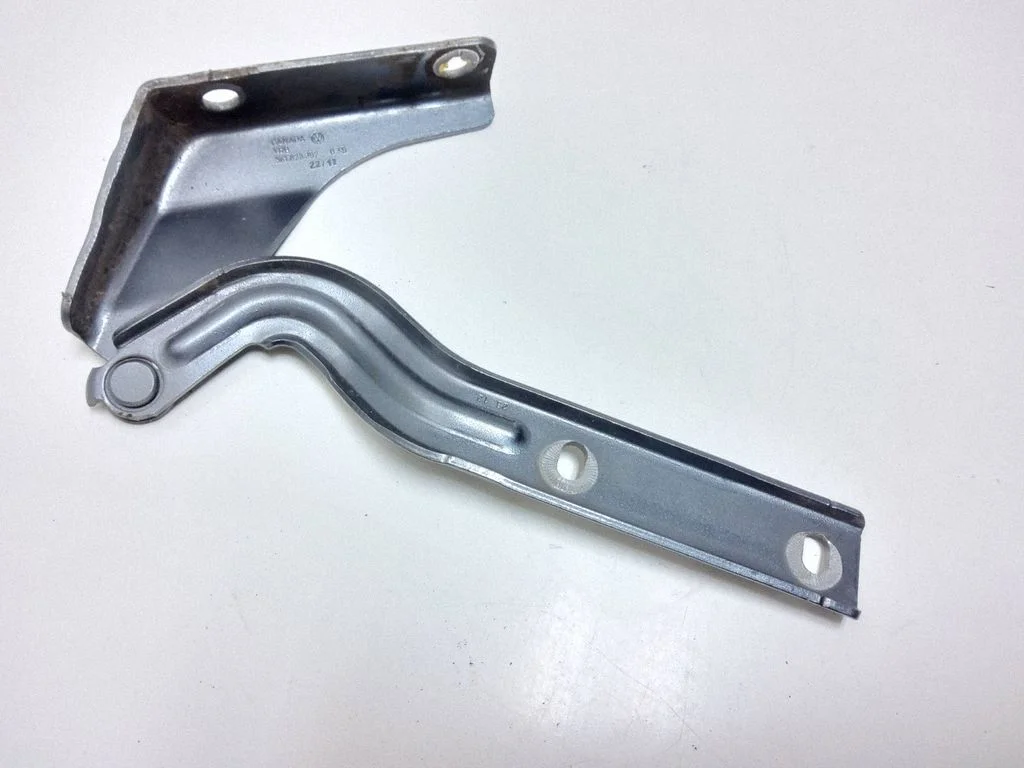 Mootorikapoti hinged 561823302