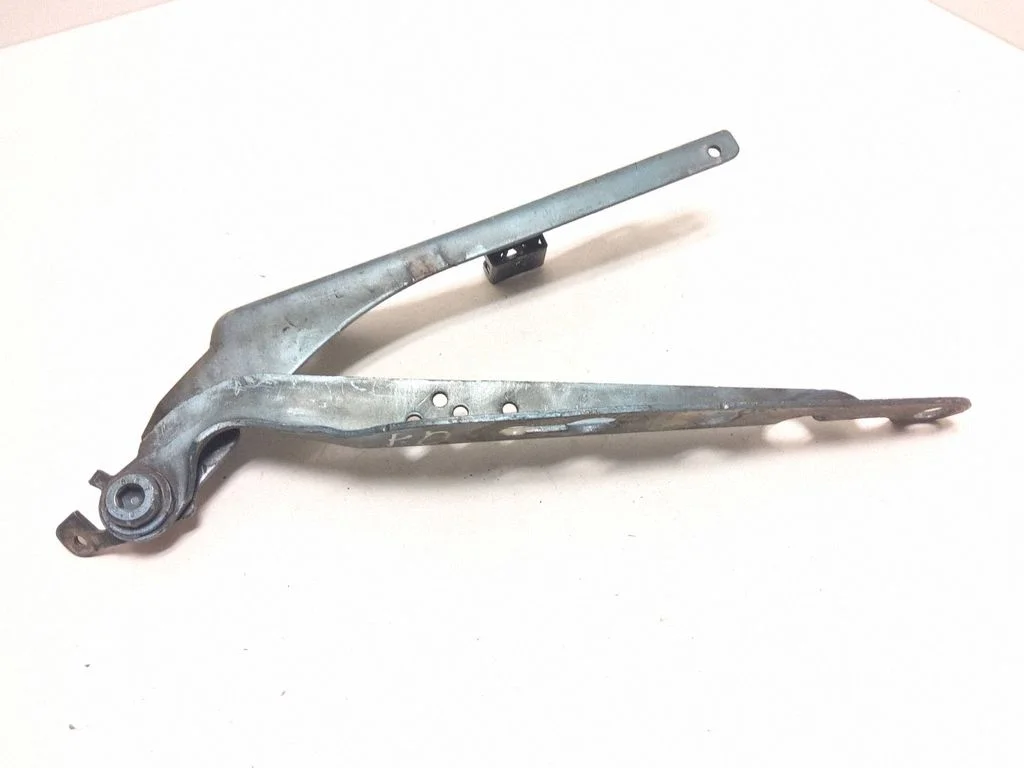 Engine bonnet/hood hinges – Volvo V70 (2000-2004)
