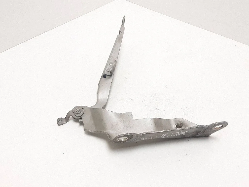 Mootorikapoti hinged – eesmine parem