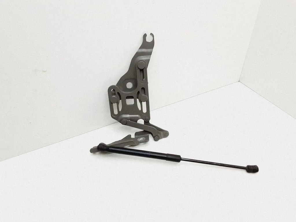 Engine bonnet/hood hinges 7148347