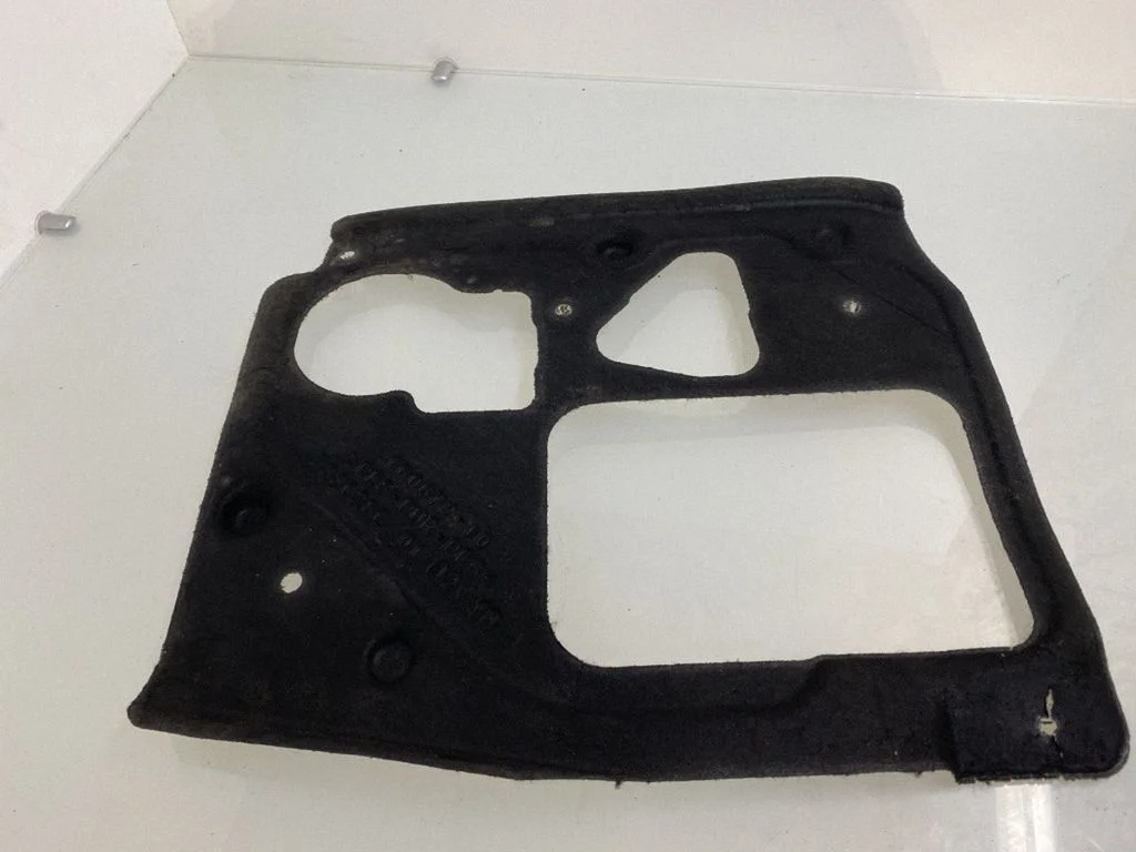 Mootorikapoti heli-/soojusisolatsioon – BMW X5 F15 (2013-2017)