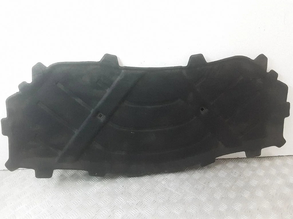 Mootorikapoti heli-/soojusisolatsioon – Audi RS Q3 (2013-2018)