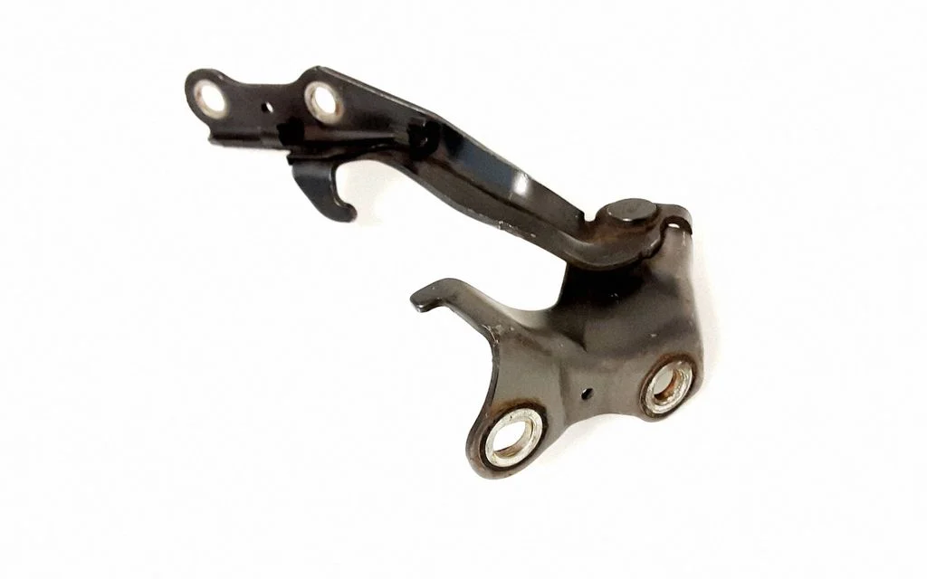 Engine bonnet/hood hinges – front right