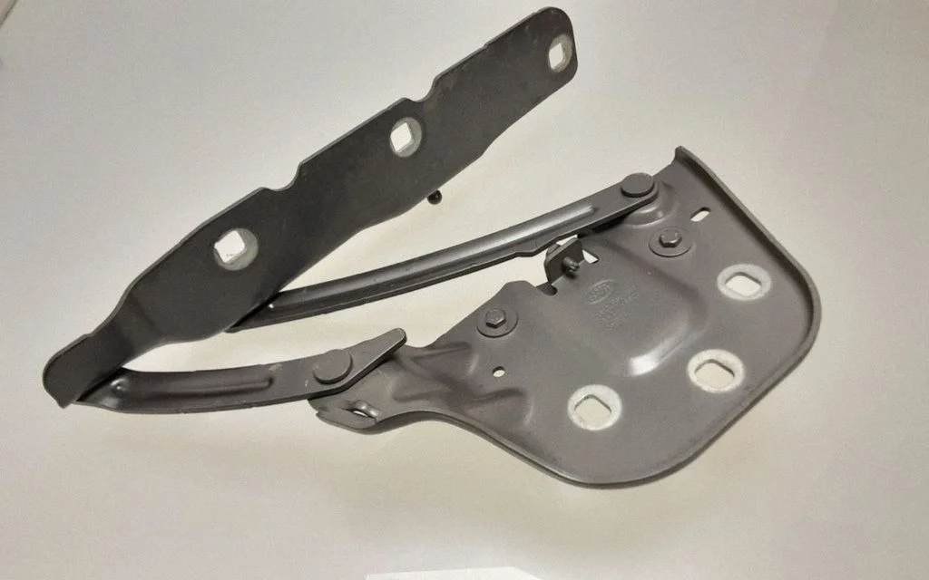 Mootorikapoti hinged – eesmine parem