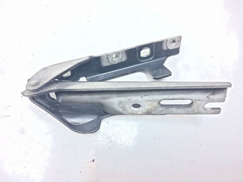 Engine bonnet/hood hinges 12793764