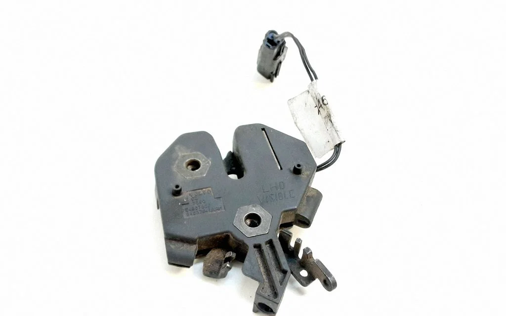 Motora pārsega slēdzene 9483765