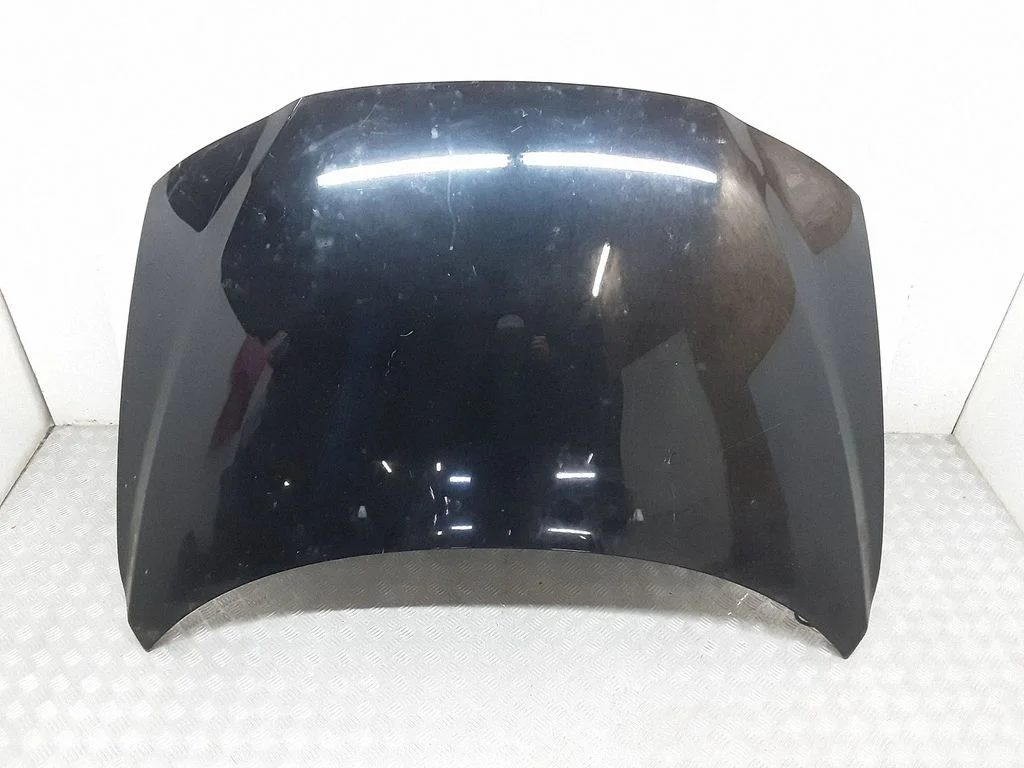Engine bonnet/hood – front