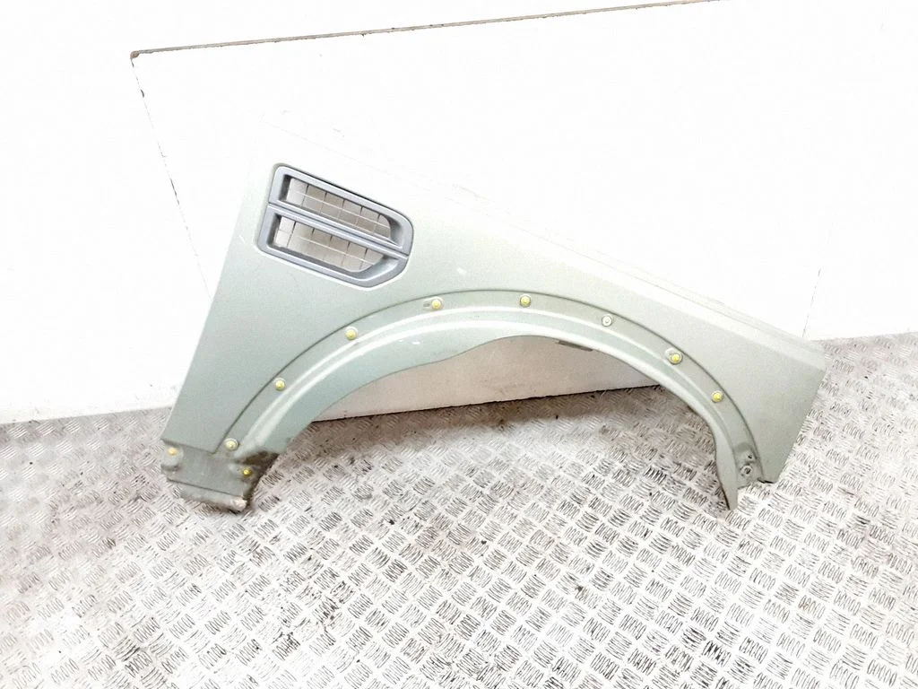 Fender – front right