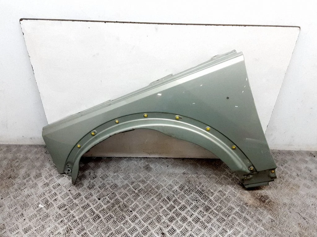 Fender – front left