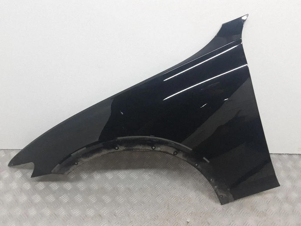 Fender – front left
