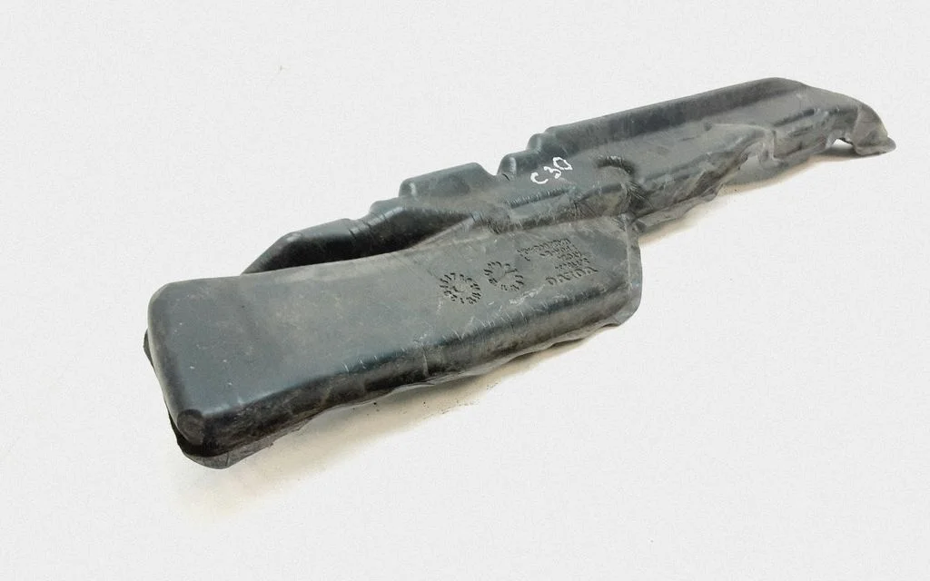 Fender foam support/seal 30715654