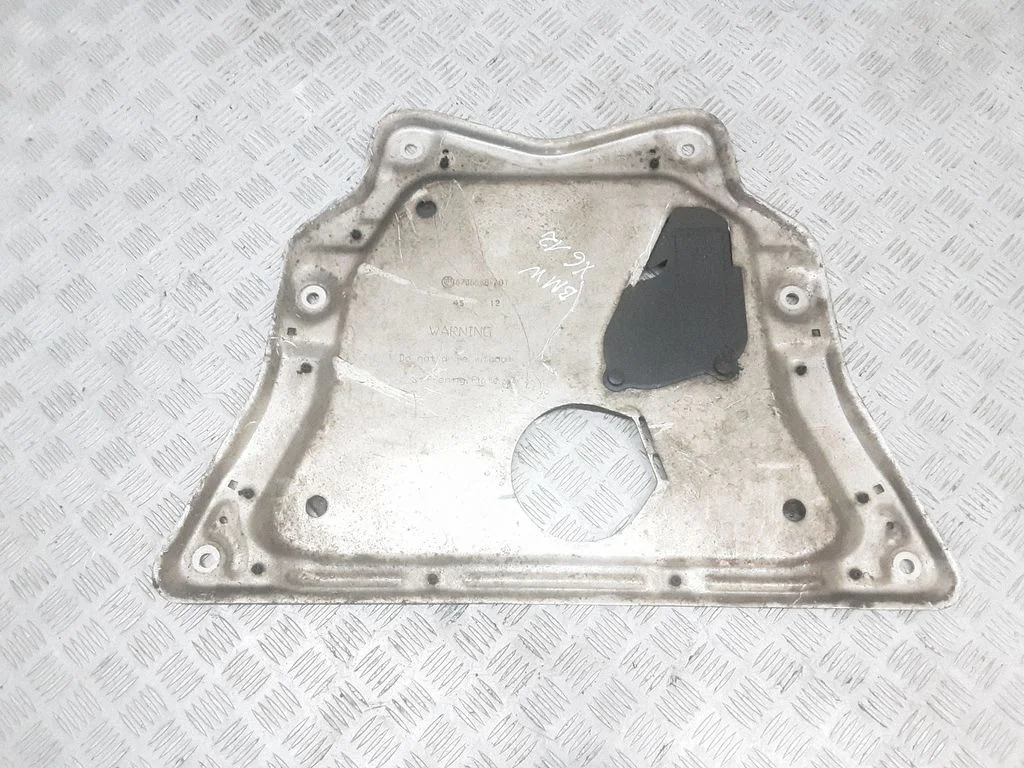 Engine splash shield/under tray 6786568