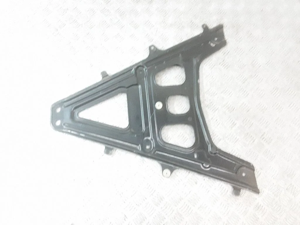 Engine splash shield/under tray 7299690