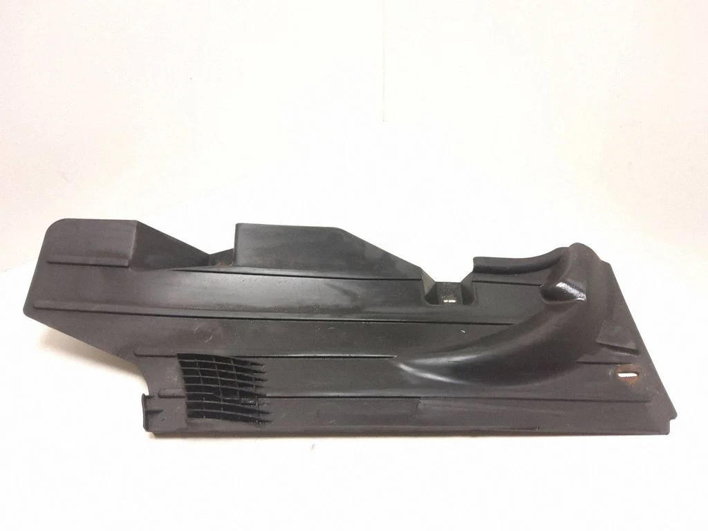 Engine splash shield/under tray 30681921