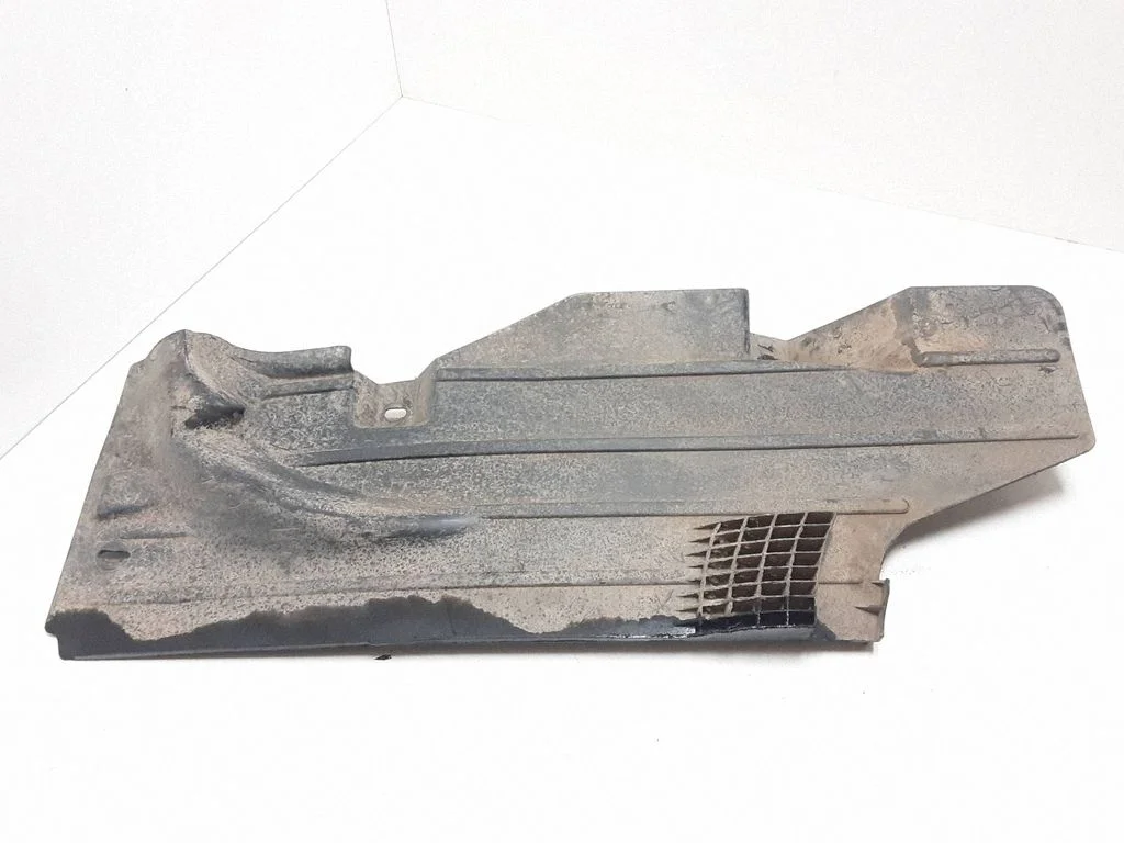 Engine splash shield/under tray 30714863