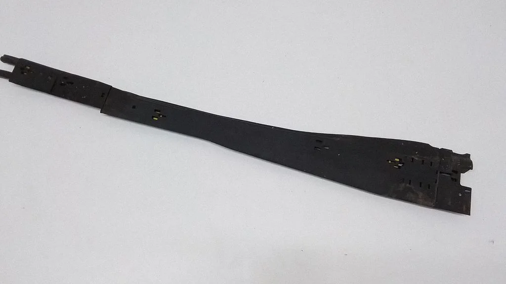 Center/middle under tray cover 6G9N9S282DA