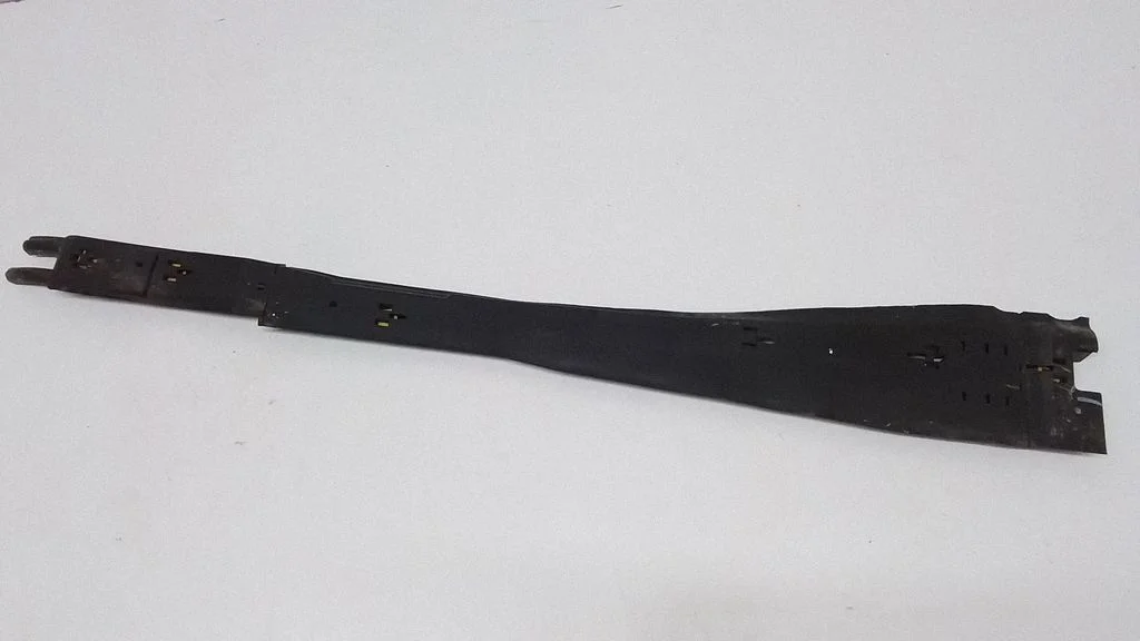 Center/middle under tray cover 6G9N9S282DA