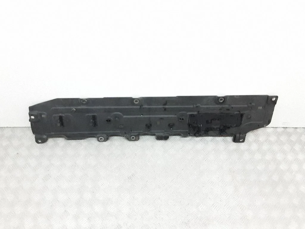 Center/middle under tray cover 31449199