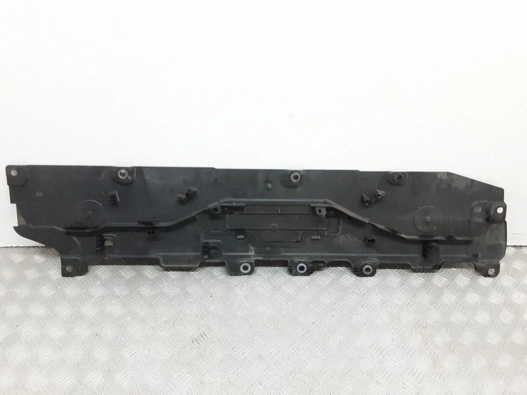 Center/middle under tray cover 32455003