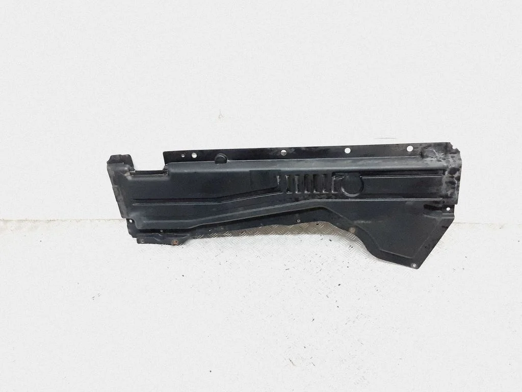 Center/middle under tray cover 7173583