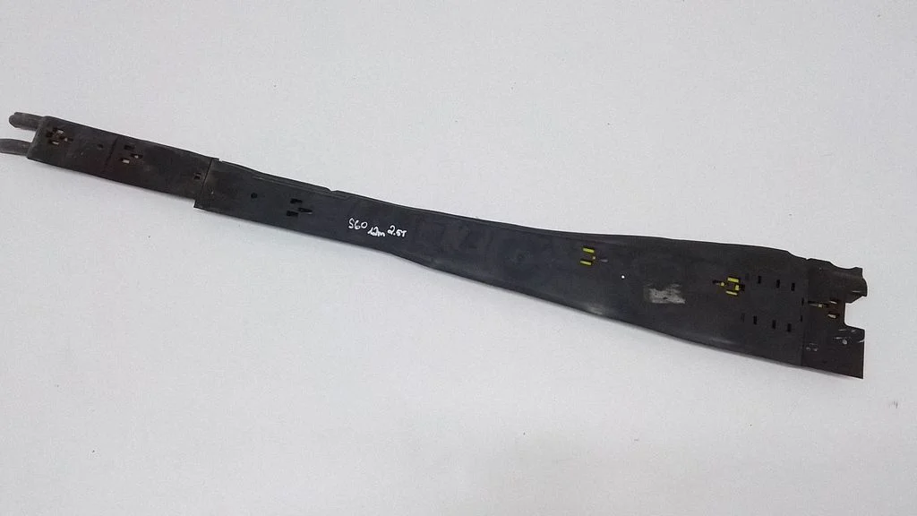 Center/middle under tray cover 6G9N9S282DA