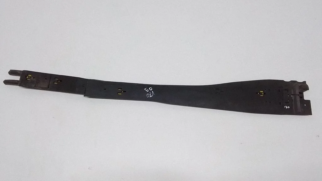 Center/middle under tray cover 6G919S282DB