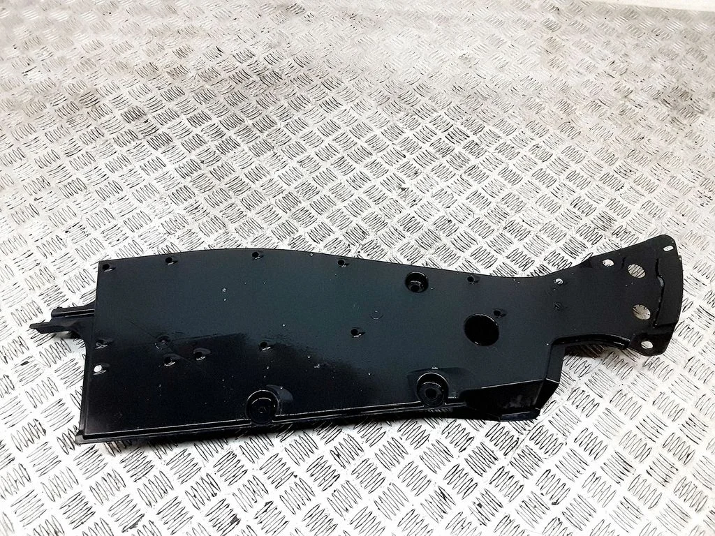 Center/middle under tray cover 5081942030