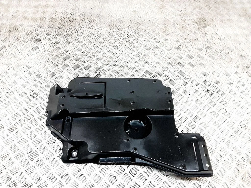 Keskmine põhjakaitse – Toyota RAV 4 (XA40) (2012-2018)