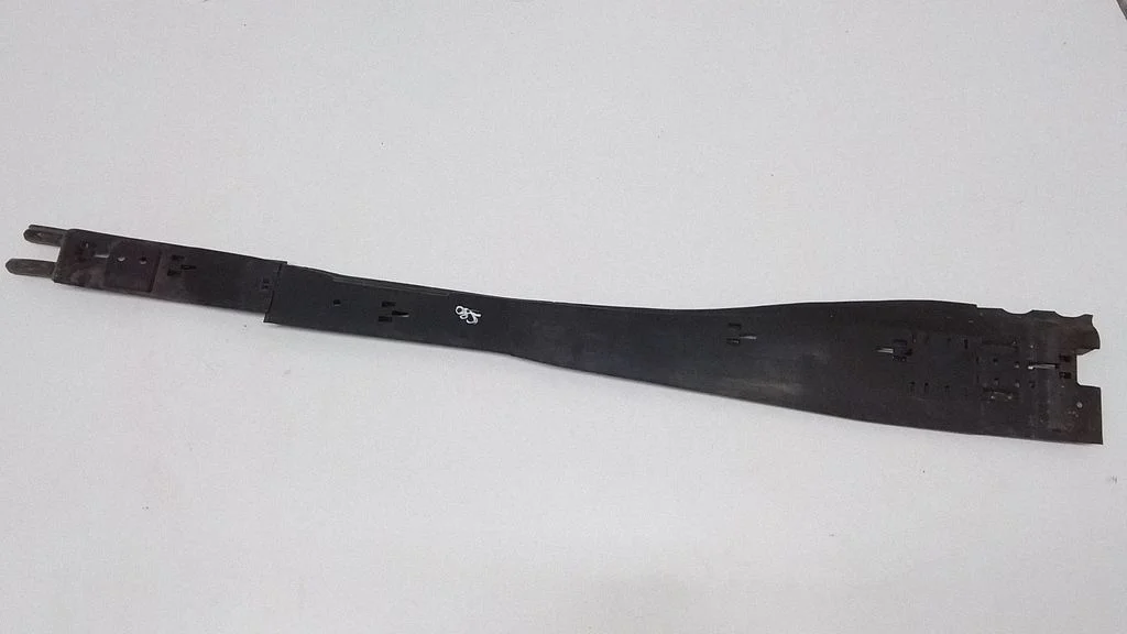 Center/middle under tray cover 6G919S282DB