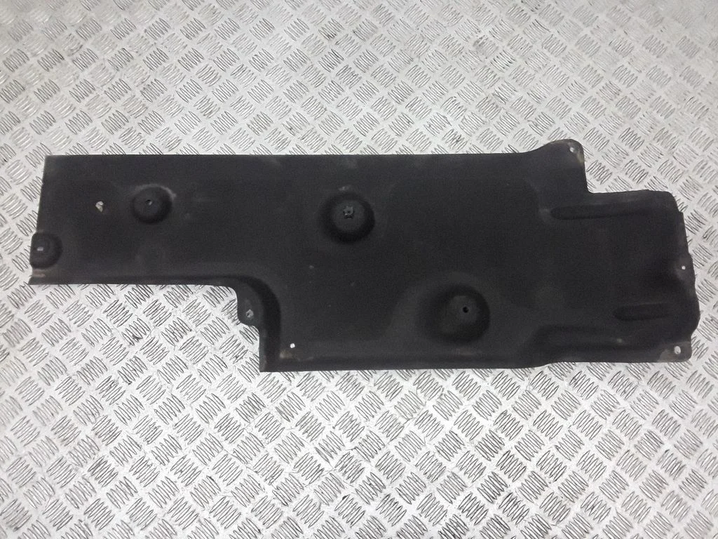 Center/middle under tray cover 31202721