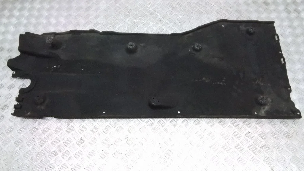 Center/middle under tray cover 3Q0825506