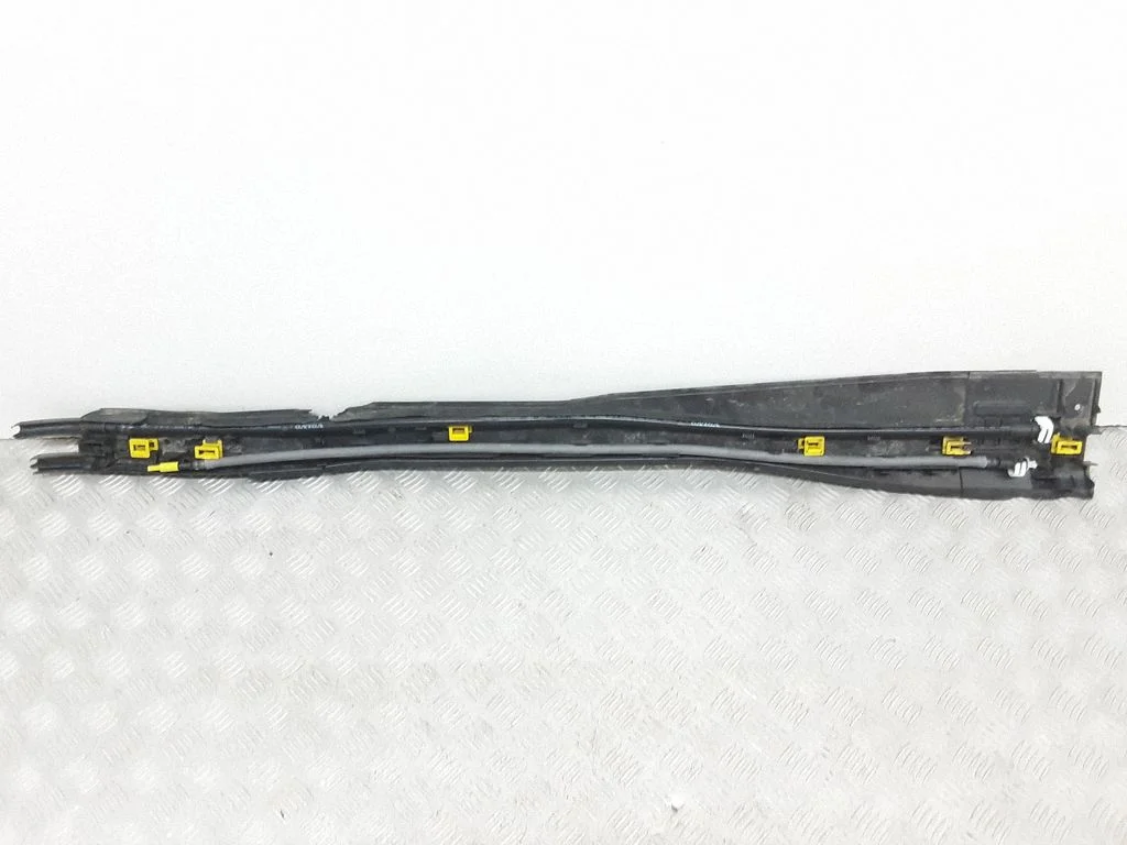 Center/middle under tray cover 6G9N9S282DA