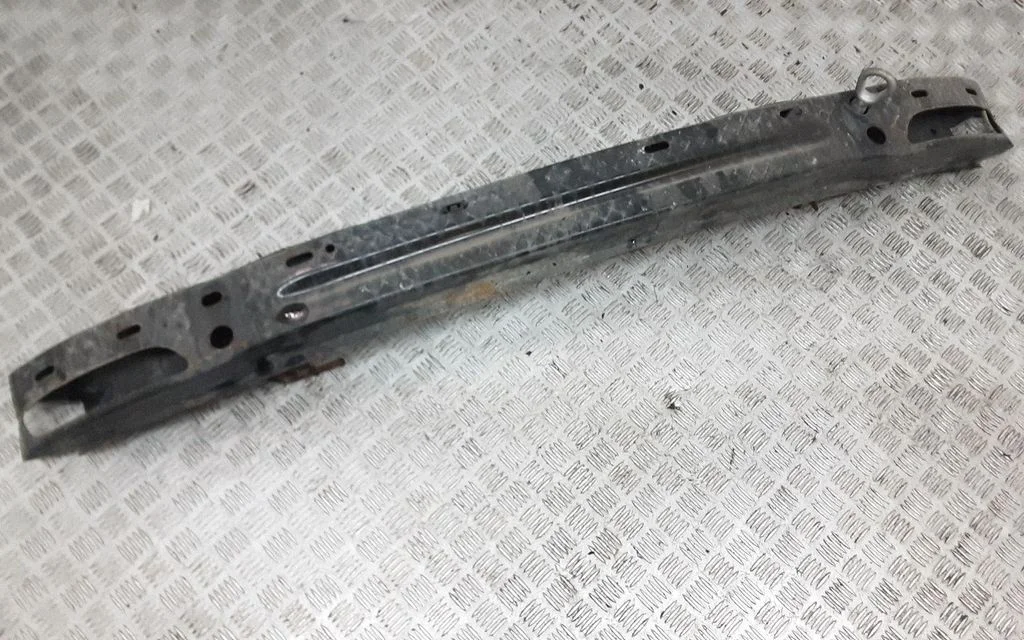 Tagumise kaitseraua põikitala – BMW 7-seeria F01 F02 F03 F04 (2008-2016)