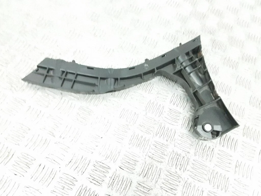 Rear bumper mounting bracket 30764697