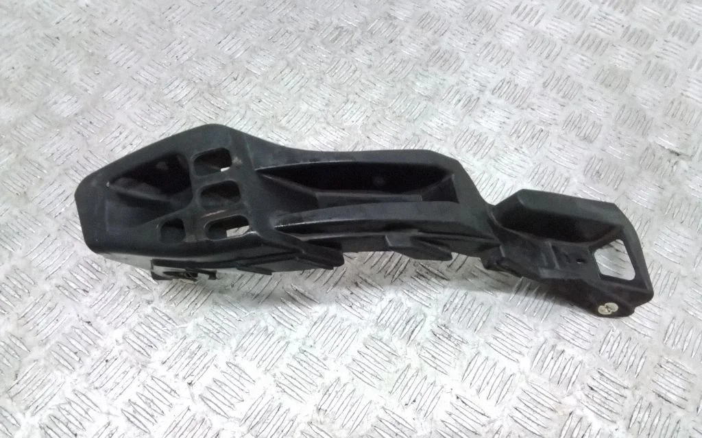 Rear bumper mounting bracket 7P5807393A
