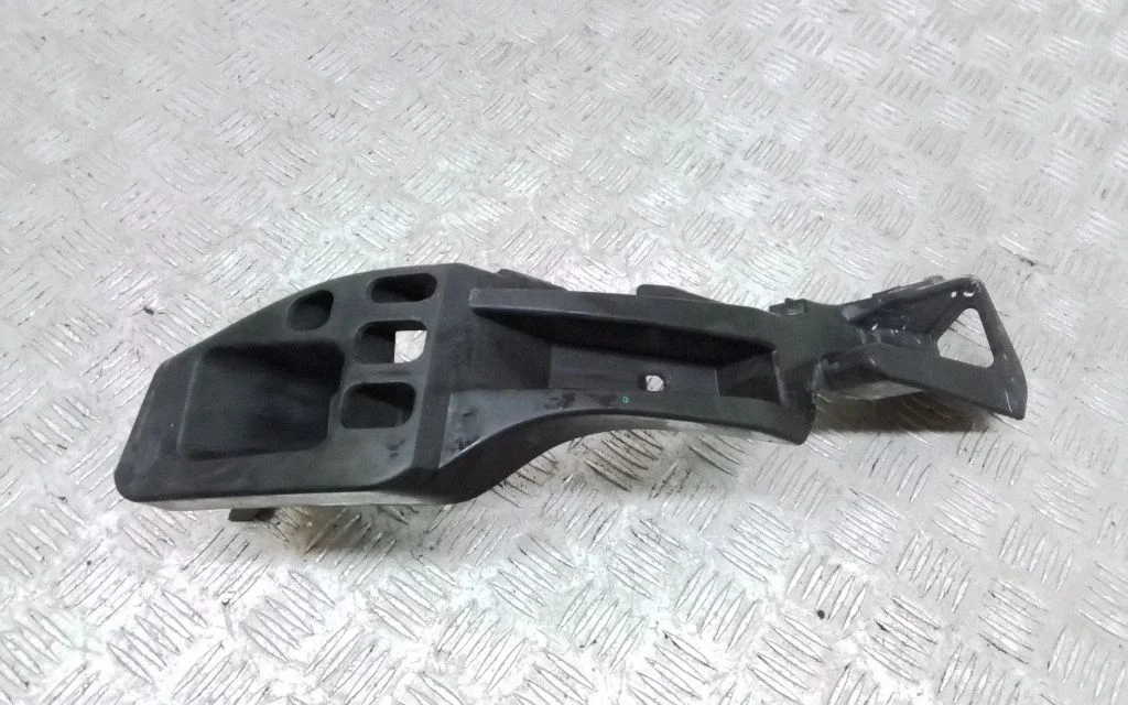 Rear bumper mounting bracket 7P5807394A