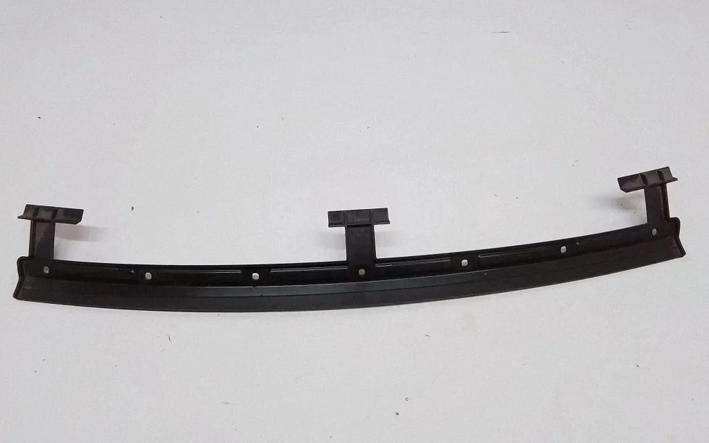 Rear bumper mounting bracket 51122180758