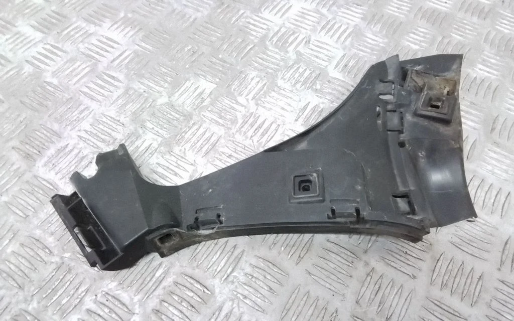 Rear bumper mounting bracket 30655938