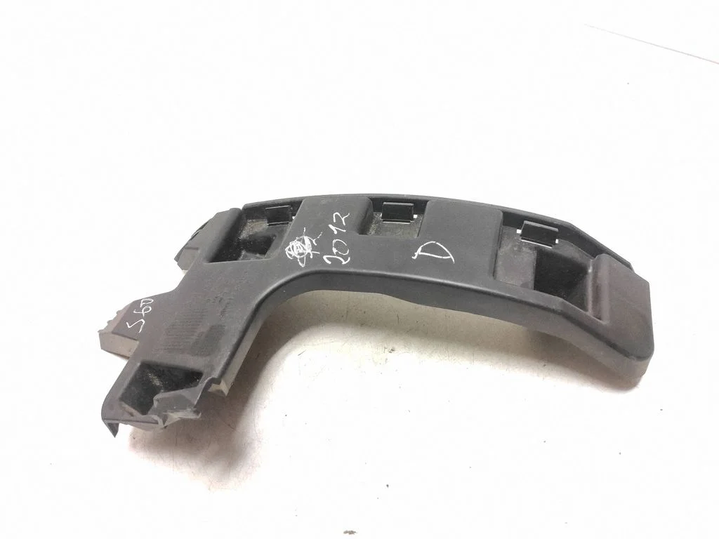 Rear bumper mounting bracket 30795055