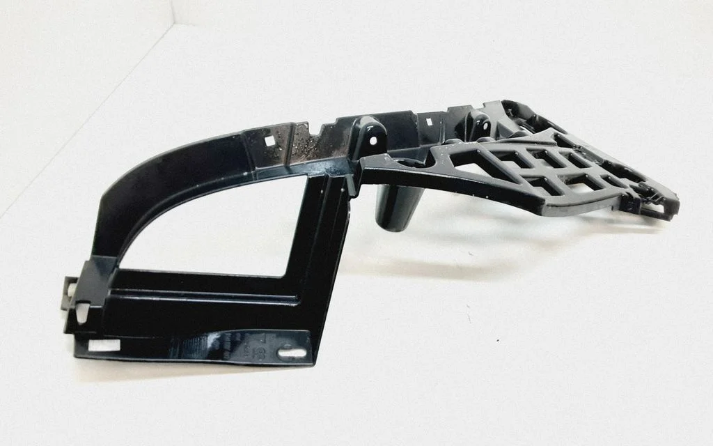 Rear bumper mounting bracket 95B807253
