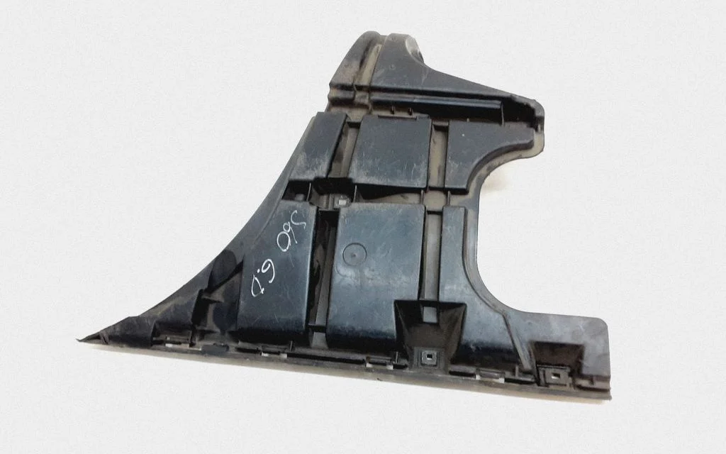 Rear bumper mounting bracket 08693387