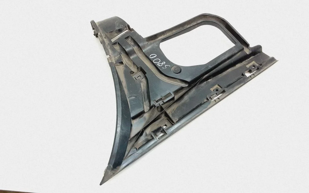Rear bumper mounting bracket 08662759