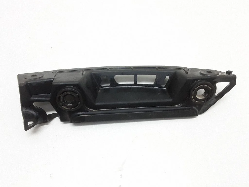 Rear bumper mounting bracket – Skoda Octavia Mk2 (1Z) (2004-2013)