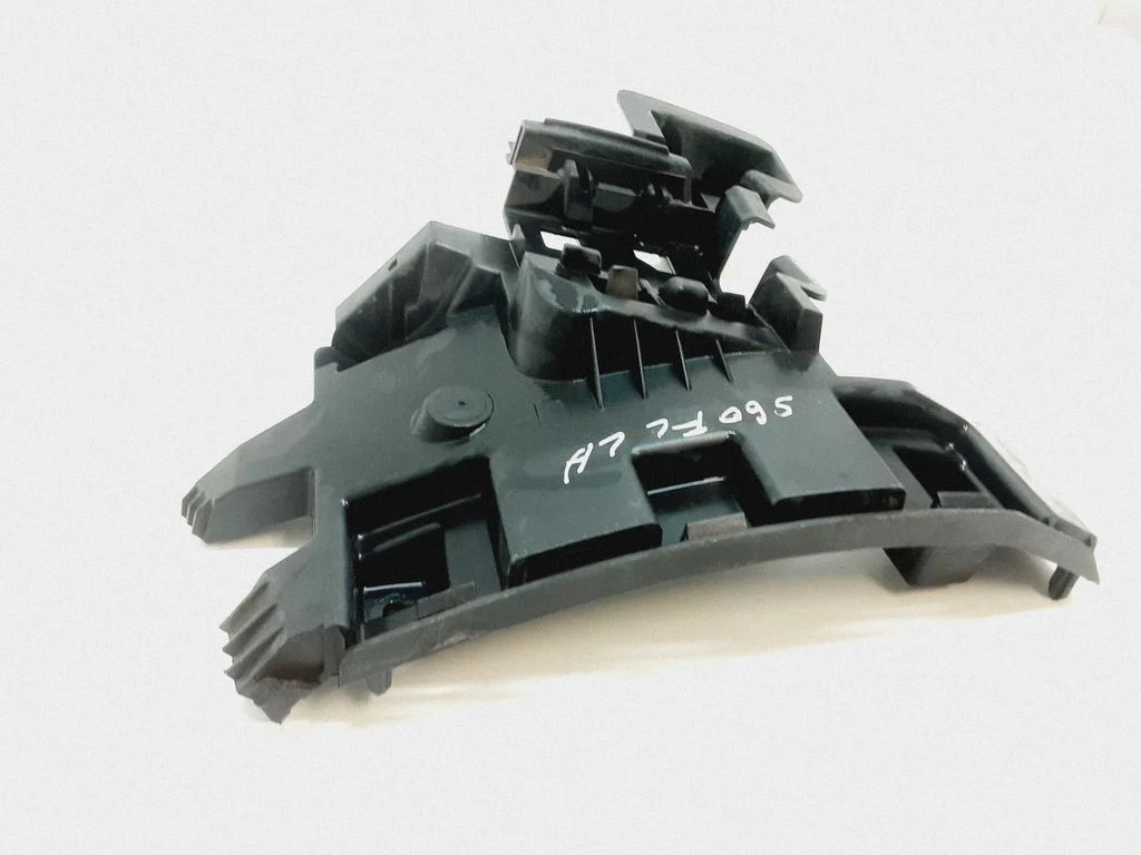 Rear bumper mounting bracket 31323837