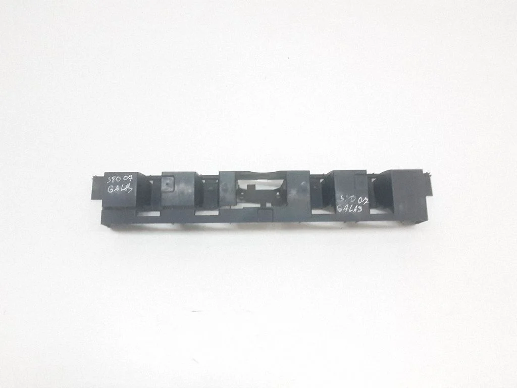 Rear bumper mounting bracket 30796391